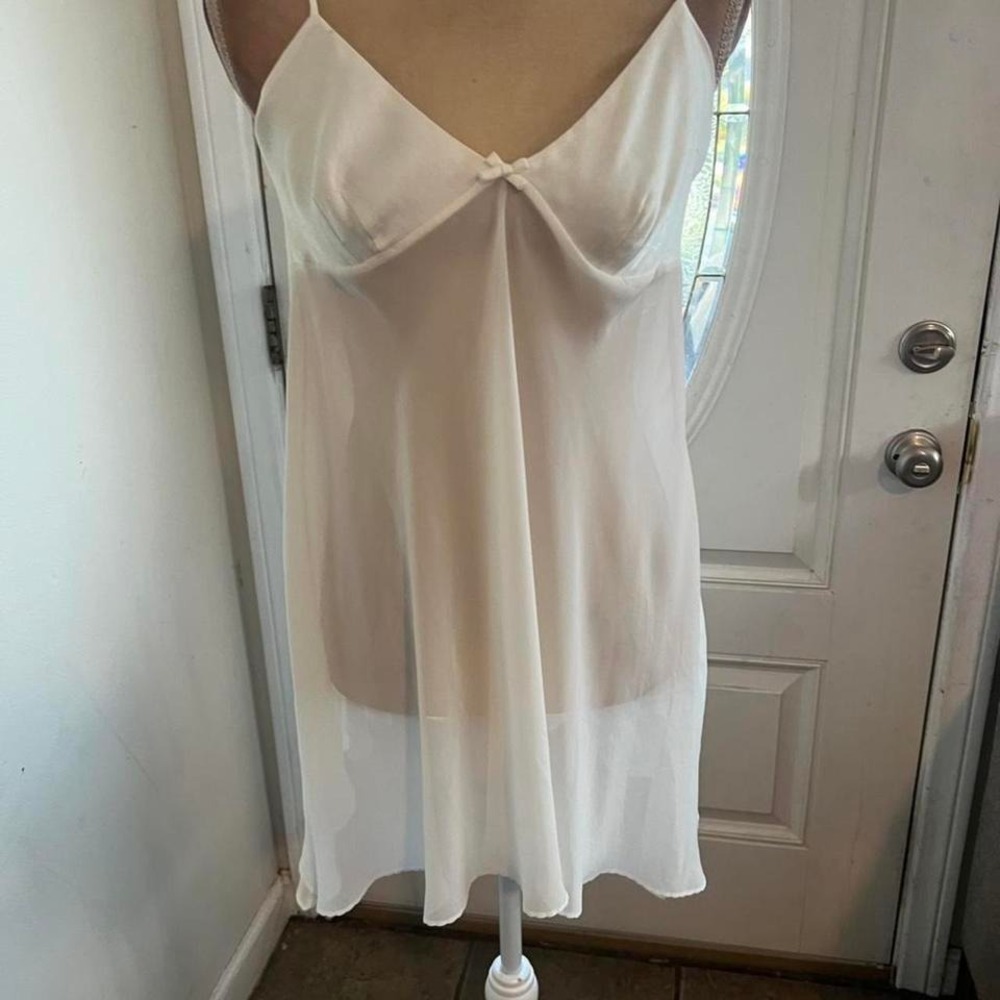 Victoria's Secret White Satin and Sheer Chiffon Babydoll Chemise Lingerie Size M
